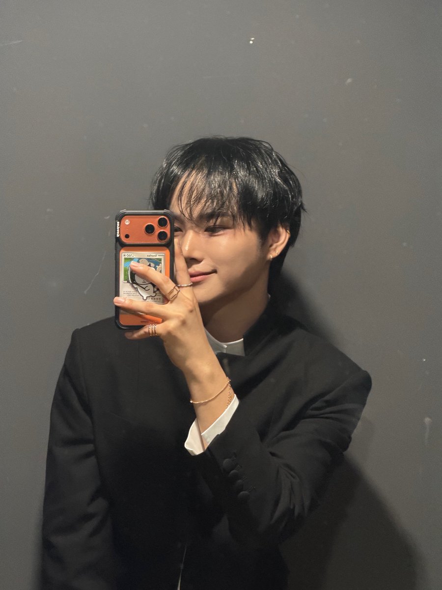 si9un's tweet photo. 케이스에 잠만보 카드 머얔ㅋㅋ!! https://t.co/ig6wcu7MhO