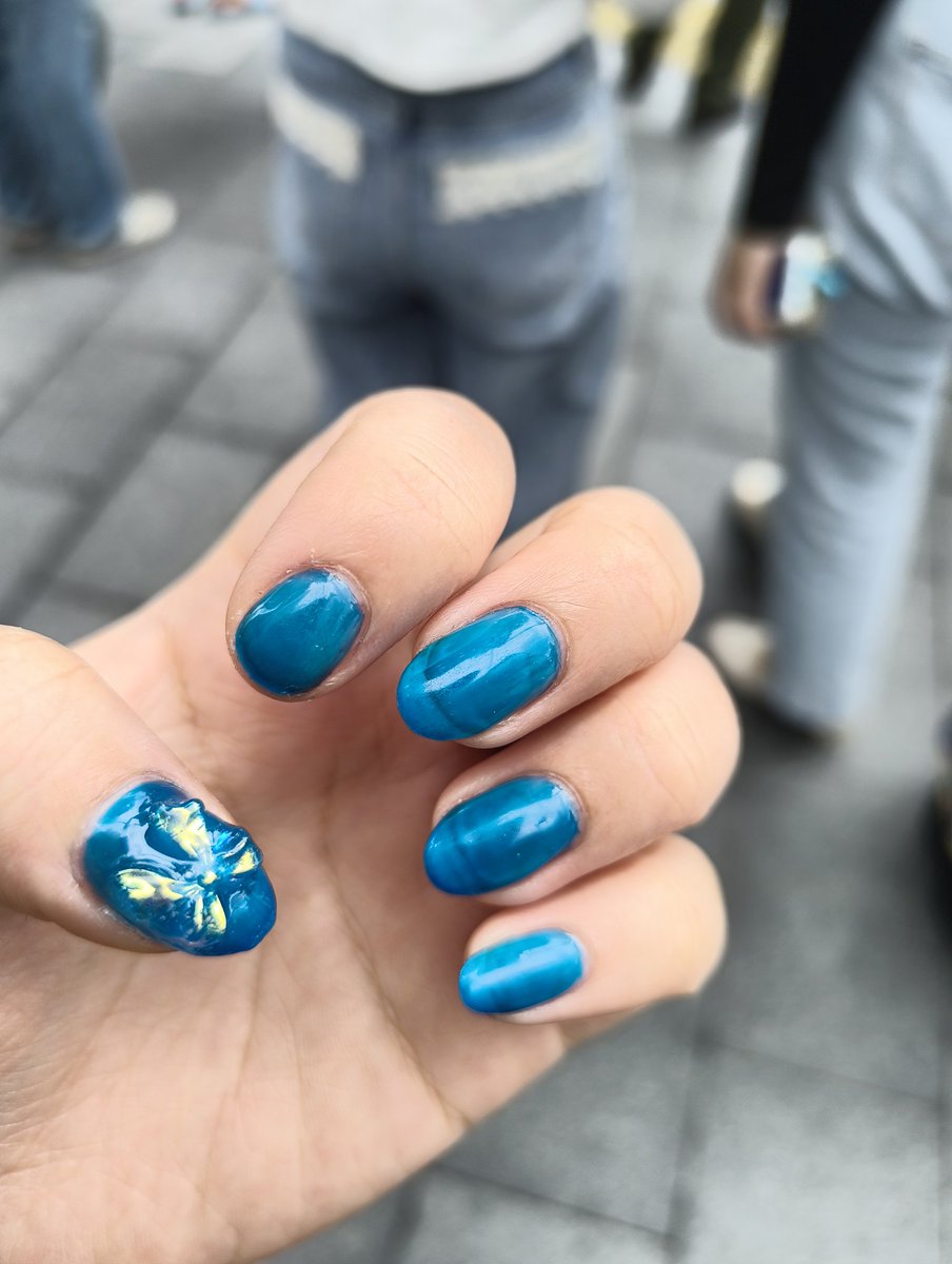 rena181012's tweet photo. ECHOツアーに合わせてブルーネイル💙#SCANDAL_ECHO https://t.co/eBavYvg0LK
