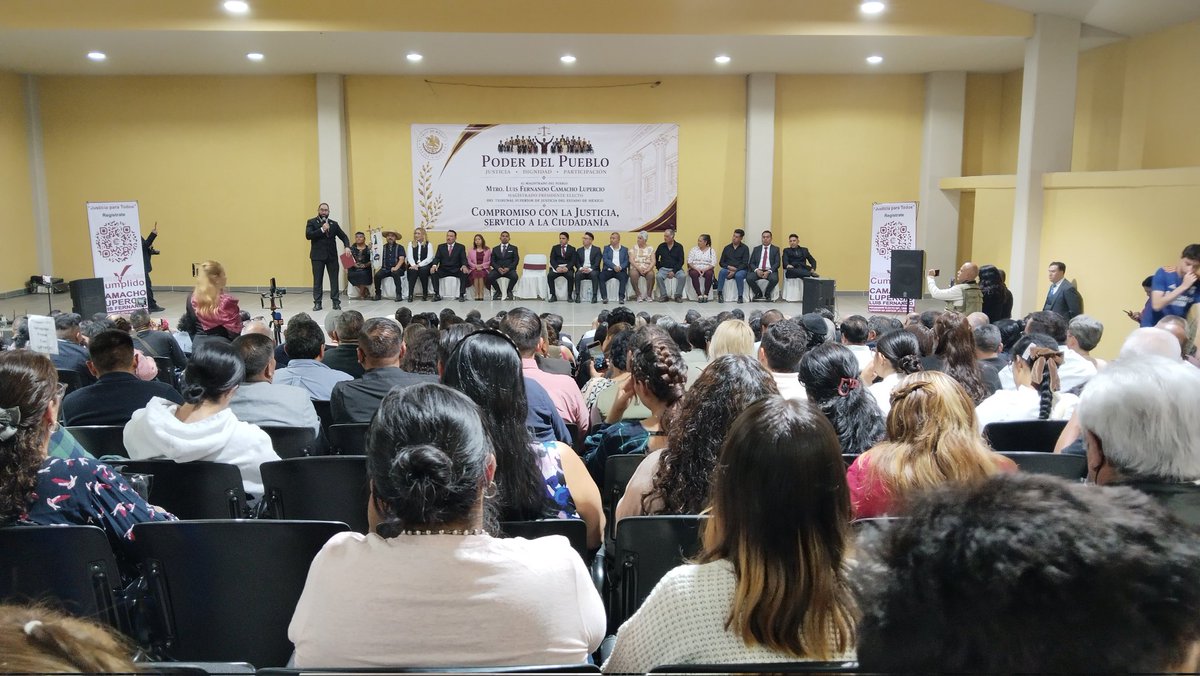 AcervoMX's tweet photo. "Compromiso con la Justicia, Servicio a la Ciudadanía", propuesta del magistrado presidente electo del Tribunal Superior de Justicia del Estado de México, Luis Fernando Camacho Lupercio.

https://t.co/EW00D8XuJS https://t.co/2zlG3maVTS