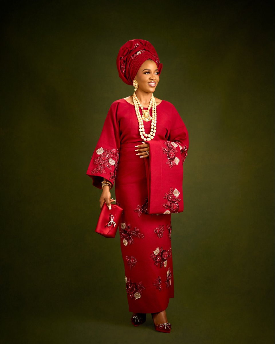 HelloTboss's tweet photo. Congratulations to Oloye Mutiu Ademola
Ayinla Adebayo MOGAJI LAYAJU-1 and his Olori 

@apexfabrics
Planner @hot_event

#retweet #photographer https://t.co/Hp1s9NGVL7