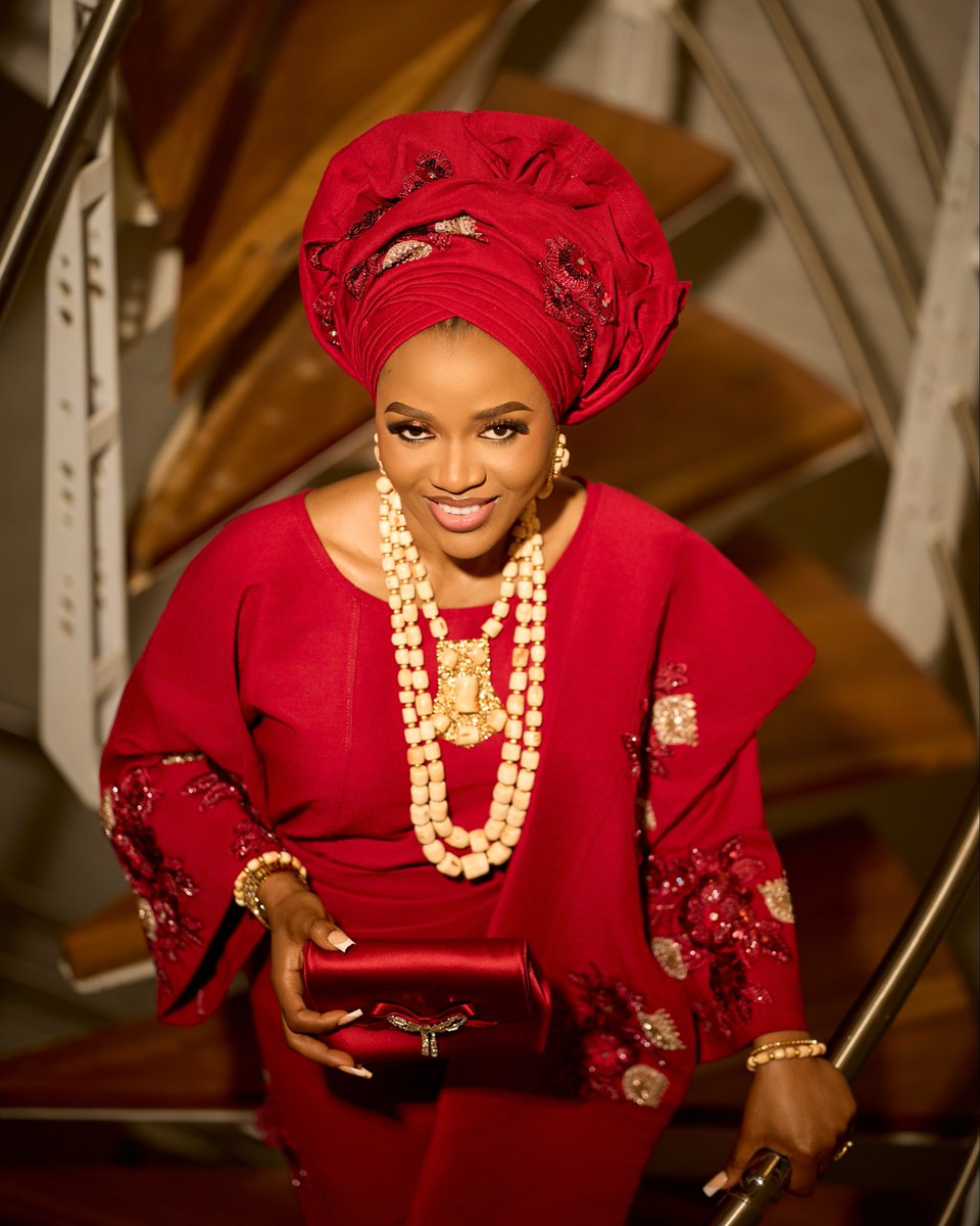 HelloTboss's tweet photo. Congratulations to Oloye Mutiu Ademola
Ayinla Adebayo MOGAJI LAYAJU-1 and his Olori 

@apexfabrics
Planner @hot_event

#retweet #photographer https://t.co/Hp1s9NGVL7