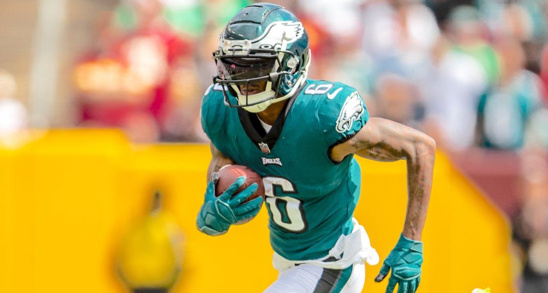 thomasrp93's tweet photo. T.O. said DeVonta Smith is a top 5 WR in the league.

He knows ball.

#Eagles https://t.co/S9MzP6Gypo