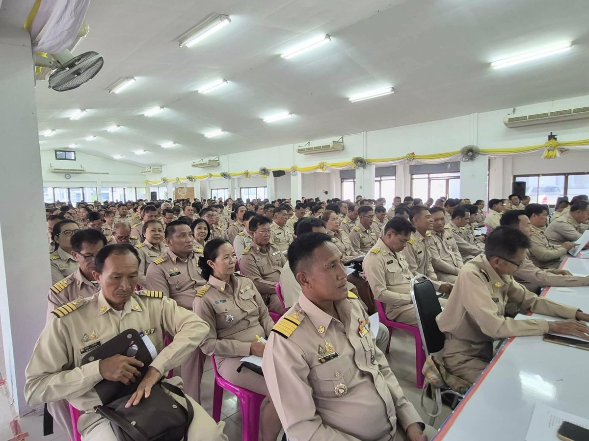 Ninanoolicer's tweet photo. สพอ.จัตุรัส ร่วมประชุมประจำเดือนกำนัน ผู้ใหญ่บ้าน ฯลฯ ประจำเดือนมิถุนายน 2569
วันจันทร์ที่ 25 พฤษภาคม 2569 เวลา 09.00 น.
ณ หอประชุมอำเภอจัตุรัส จังหวัดชัยภูมิ https://t.co/RD1eSW94mn
