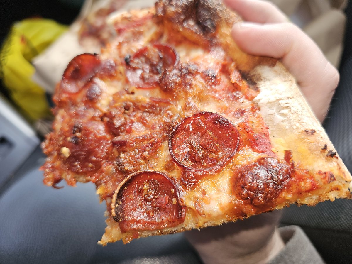 TheBSMachine01's tweet photo. @WatchJRGo1198 Grab some Pizza on through.

 Anything Newhaven CT should do you right. This is another place that is a childhood favorite that I had pics of. https://t.co/c1Ljjw7Zk8
