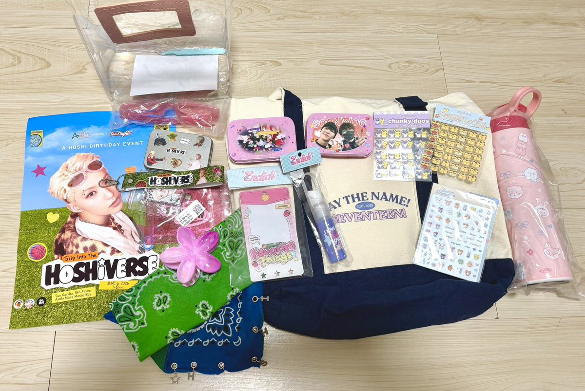 shi_kwon10's tweet photo. The freebies i've got and the budols 😂💛💜 Thank you sa mga nagbigay 🤗 Lalo na mga snwu freebies 🥹 

@CaratLandPH @SOONYOUNG_PH 
 #SlipIntoTheHOSHIVERSE #AyalaMallsManilaBay  #svt https://t.co/4DlBXP3wgI