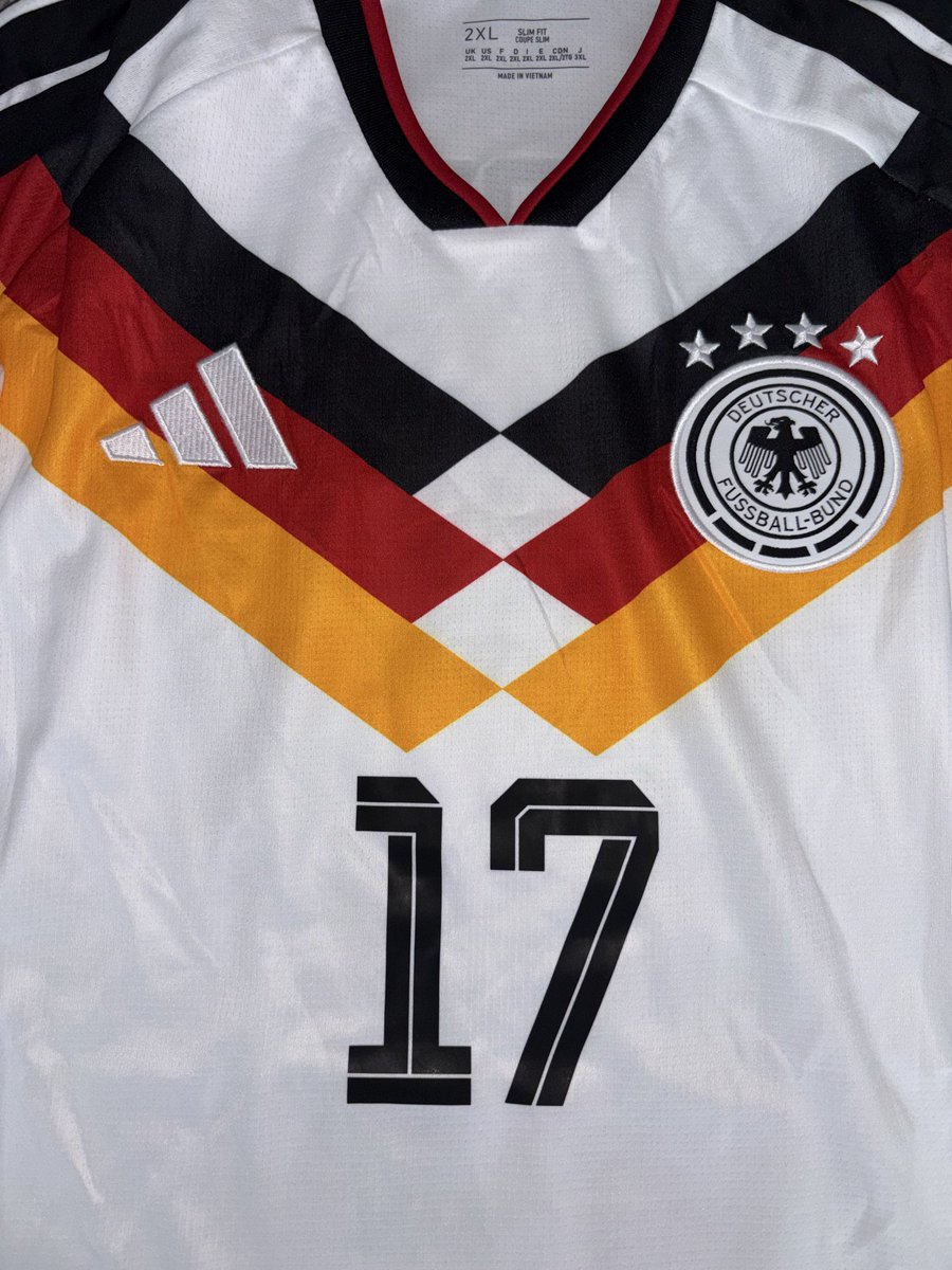 Masche73's tweet photo. Über den Link von https://t.co/MxuP8GtgnU ist garantiert, dass das Trikot von hoher Qualität und preiswert ist. 

(Unbezahlte Werbung)
#Wirtz #DFB https://t.co/lLW5S0QzE1