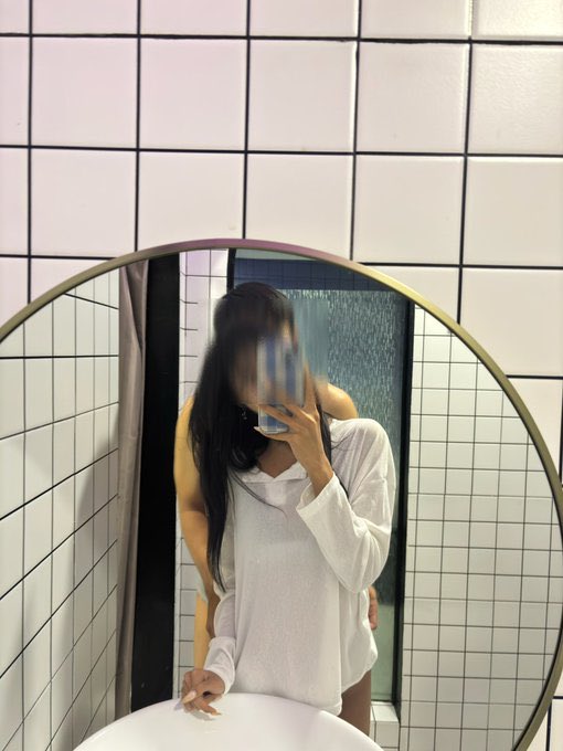ARTmei2's tweet photo. So much work but getting fucked in front of a mirror probably feels good😍 
Don’t forget to Like &amp; RT 🤍🤍🤍
#sgtwt #nsfwtwt #sgxmm #rapekink 

Full uncensored video available on my prv channel https://t.co/H1DLzHQ4WQ https://t.co/FBjDRcwHFm