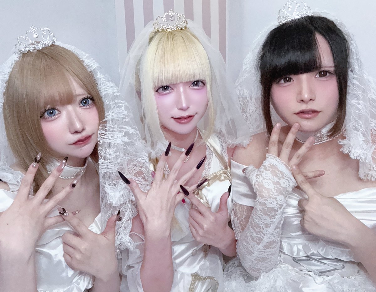 Refrain_mishima's tweet photo. 💎本日のメンバー紹介💍
ｰopenｰ18:00〜1:00
通し
天使らるむ
@refrain_llarumu 

神楽のあ
@refrain_noanyan 

白鳥みあら
@refrain_miara 

🤍本日からウエディングイベントっ⟡.*⟡.*
大好きな推しと結婚できるめちゃくちゃ素敵なイベントだよぉ~~ㅠ ̫ㅠ♡⟡.*⟡.*
 
🩵遠隔はこちらから⬇️
https://t.co/hxVlHgNiNM
#コンカフェ　#静岡コンカフェ　#三島