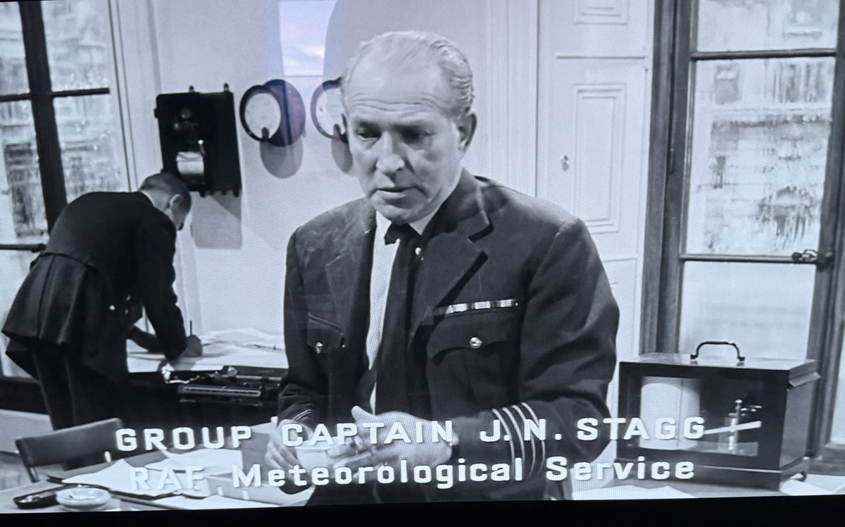 gerainted's tweet photo. Group Captain James Stagg, and two actors who have portrayed in the movies. Played integral role in #OperationOverlord #DDay https://t.co/qVtNqhrUif