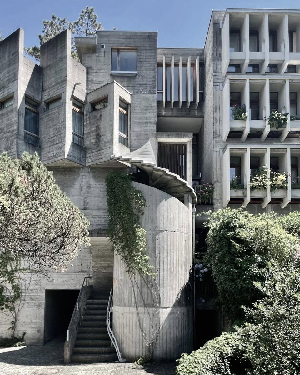 Dee_Floki's tweet photo. Residential Brutalism https://t.co/3VemQReoQS