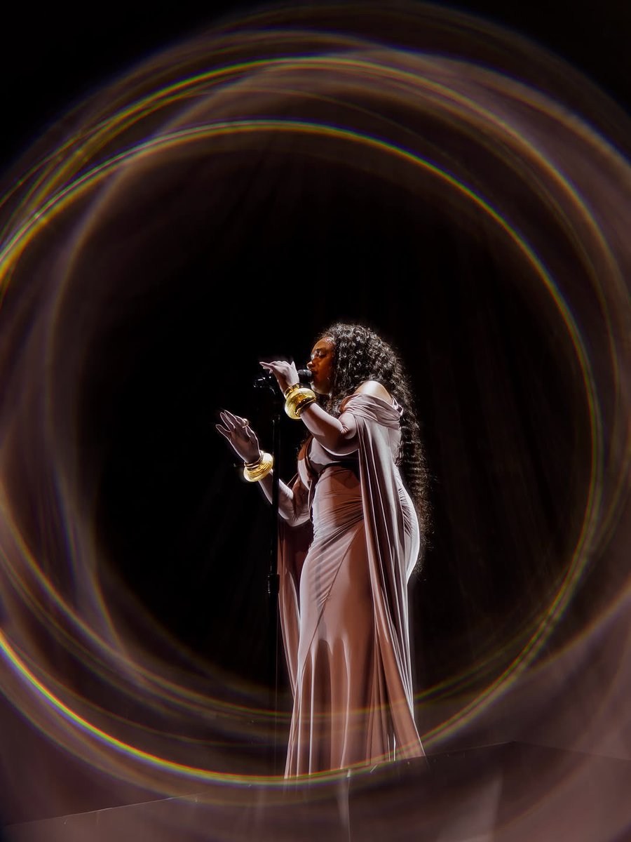 Dj4Jg2's tweet photo. “What an incredible start for #iamjhud &amp; #joshgroban ‘s tour in Montreal this week ✨ a thank you for having me capture this magical performance 
📸 Drew Whalle  2/5

#concertphotography #concertvideography #jenniferhudson #joshgroban https://t.co/tkLavlksqh