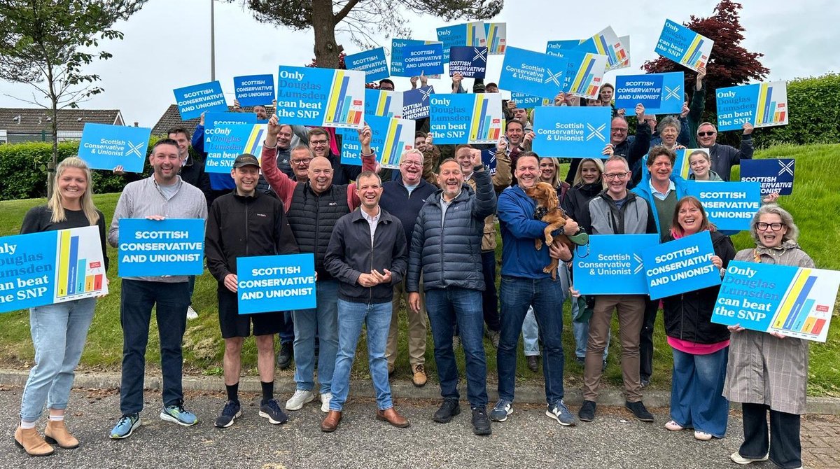 AndrewBowie_MP's tweet photo. 👍 An incredible Top Tory Team in Aberdeen today! 
🗳️ Only 12 Days to Go! https://t.co/jifjhMtmnB