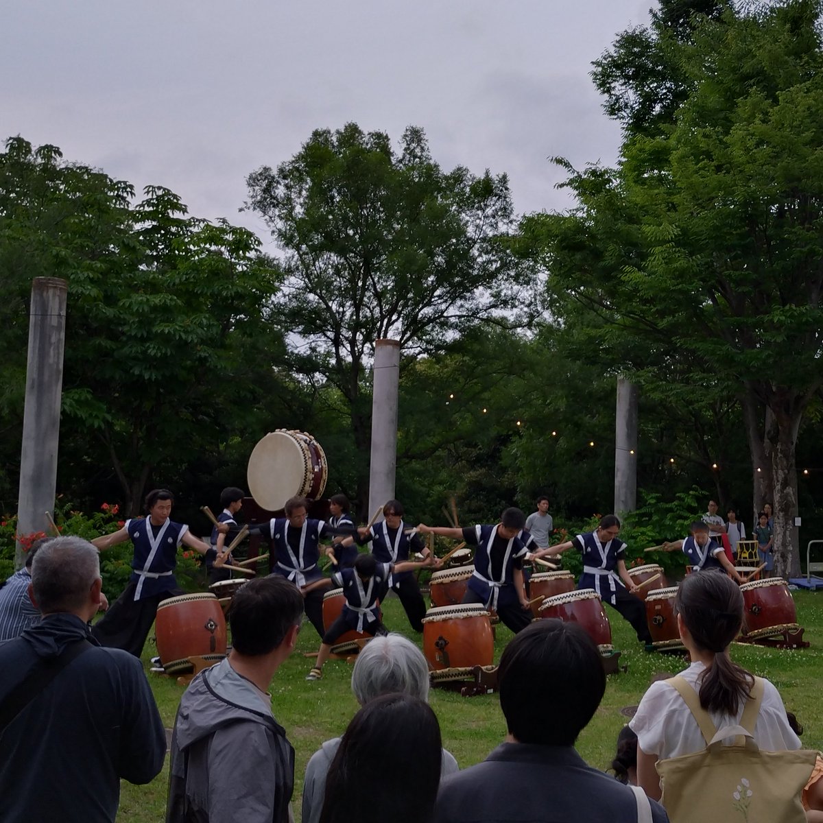 UCBPark's tweet photo. 宇治市植物公園『蛍ナイター』も明日迄となっております。今日は「和太鼓 蛍」の皆さんによる和太鼓の演奏がありました！力強い演奏をありがとうございました！
#蛍ナイター
#宇治市植物公園
#和太鼓蛍
#夜の温室 https://t.co/1sVLzGBlMa