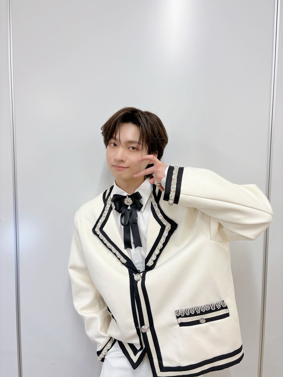 ICEx_official's tweet photo. ＼ #ICEx 志賀李玖 💙／

志賀李玖(Shiga Riku)
2004.5.20 22歳

リリイベありがとうございました！

りゅうとの地元千葉きたどー！
そして色気ダダ漏れ「ロボハ」どうでしたかー？
たくさん声出してくれて幸せだったよー！

暑かったり寒かったりで風邪ひかないようにね！🙏

また明日元気な姿で会えるの楽しみにしてるよ👍

▼Instagram📷
https://t.co/0lJ3QummIe

▼ICEx公式HP🧊
https://t.co/Oryxm49Vhf
 
#歯磨き #FRESH 
#COOLer #リリースイベント