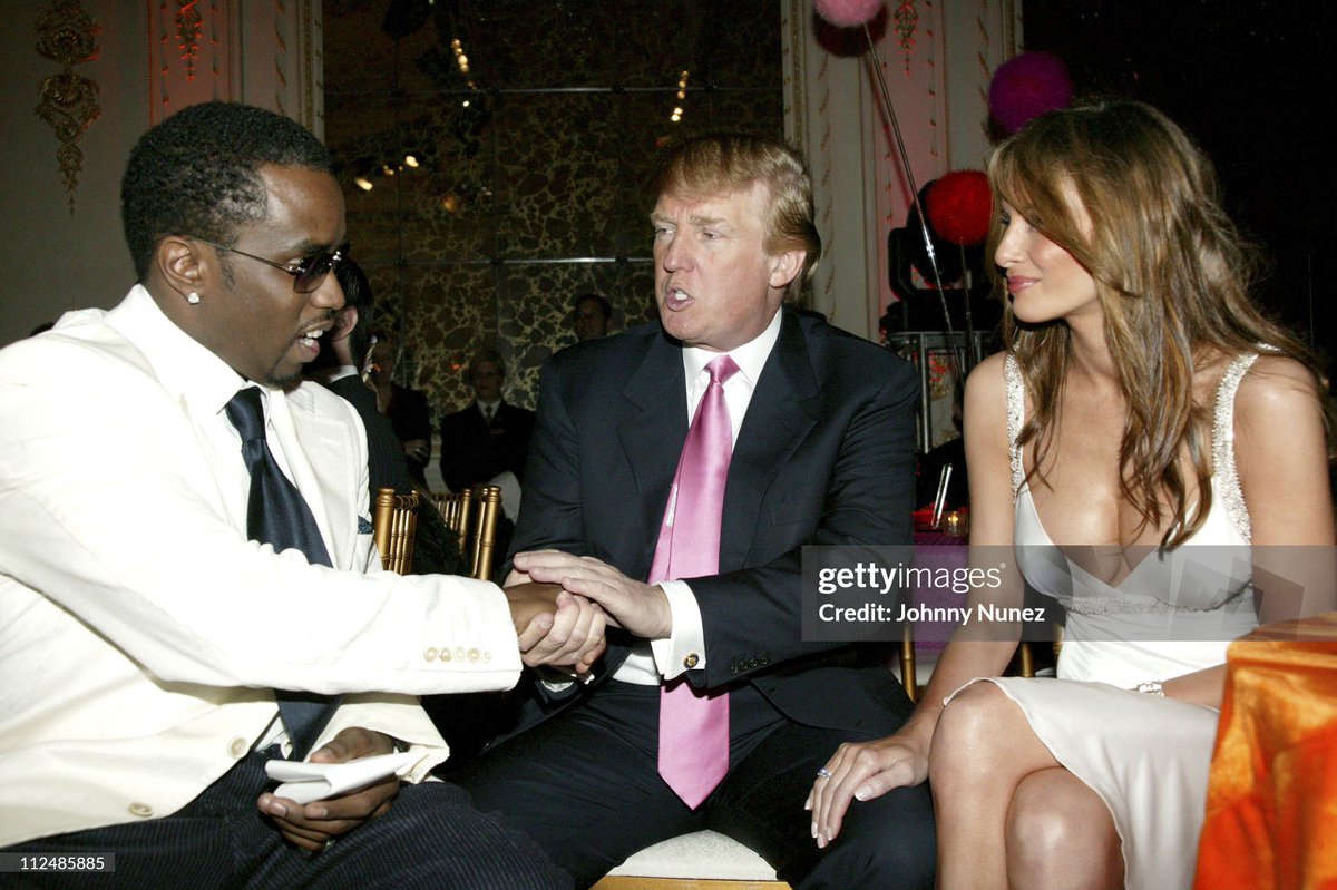 DeesInYouTees's tweet photo. @daviddunn177 It always looks like he puts cucumber slices over his eyes when he gets sprayed in the face. No Diddy https://t.co/F2nIoekUpU