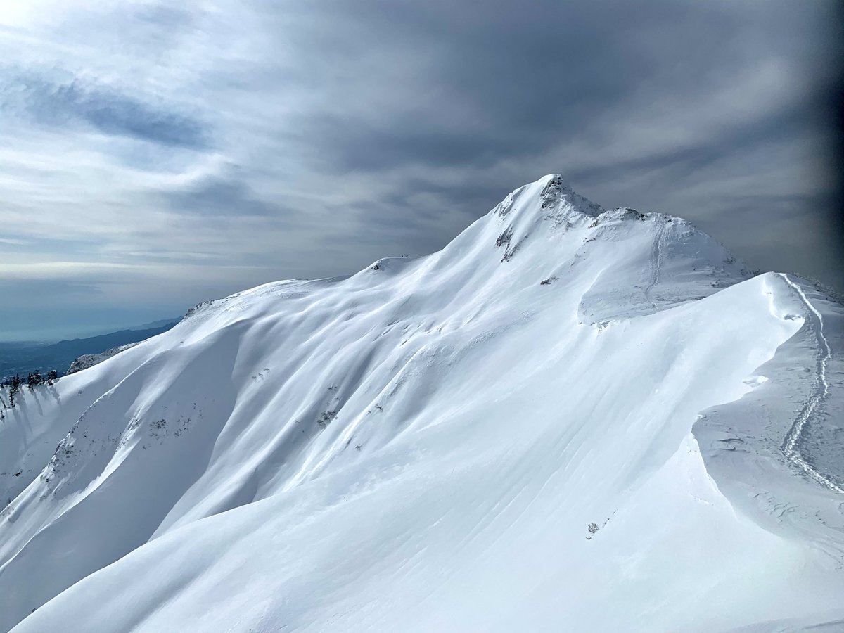 AlleinAdler's tweet photo. #みんなのスマホに保存されてる空の写真を見てみたい
❄️雪山編 https://t.co/y6KZMaM0pv
