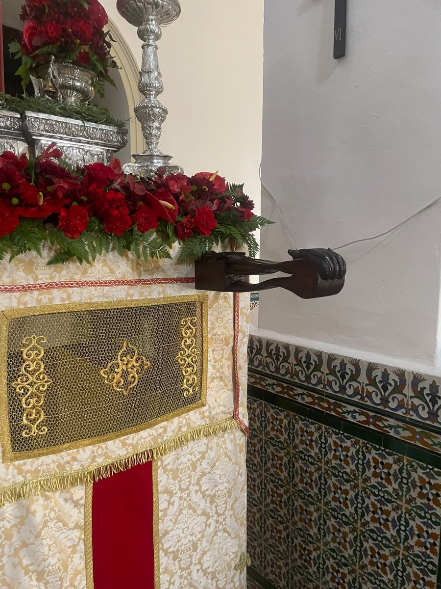 SantaMartaAlgab's tweet photo. Agradecer a don Juan Antonio Caballero, quien de manera completamente desinteresada ha plasmado su arte pintando los cirios que iluminarán el caminar de San Bartolomé y a N. H. Eusebio por las maniguetas. Gracias de corazón por regalar vuestra fe y talento a esta Agrupación. https://t.co/CwKfIs2kpA