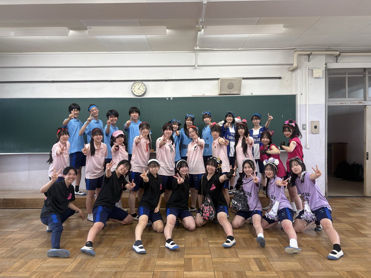 kww_wind's tweet photo. 6月5日体育祭を行いました！！！
各競技とても盛り上がりました🔥部活動リレーでは4名の代表者が出場しました🏃
1枚目は6364全員、2･3枚目は63･64それぞれの写真です📷 https://t.co/AzX8Zzhn0N