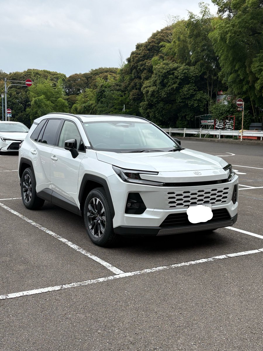 ysora_cross's tweet photo. 新型RAV4納車されました〜☺️
ハリアーさんは3月にお別れをしました🚗
乗り心地がとても良くて、PDAとかの制御もしっかりしてたので運転しやすかったです✨ https://t.co/EDv64vJw45