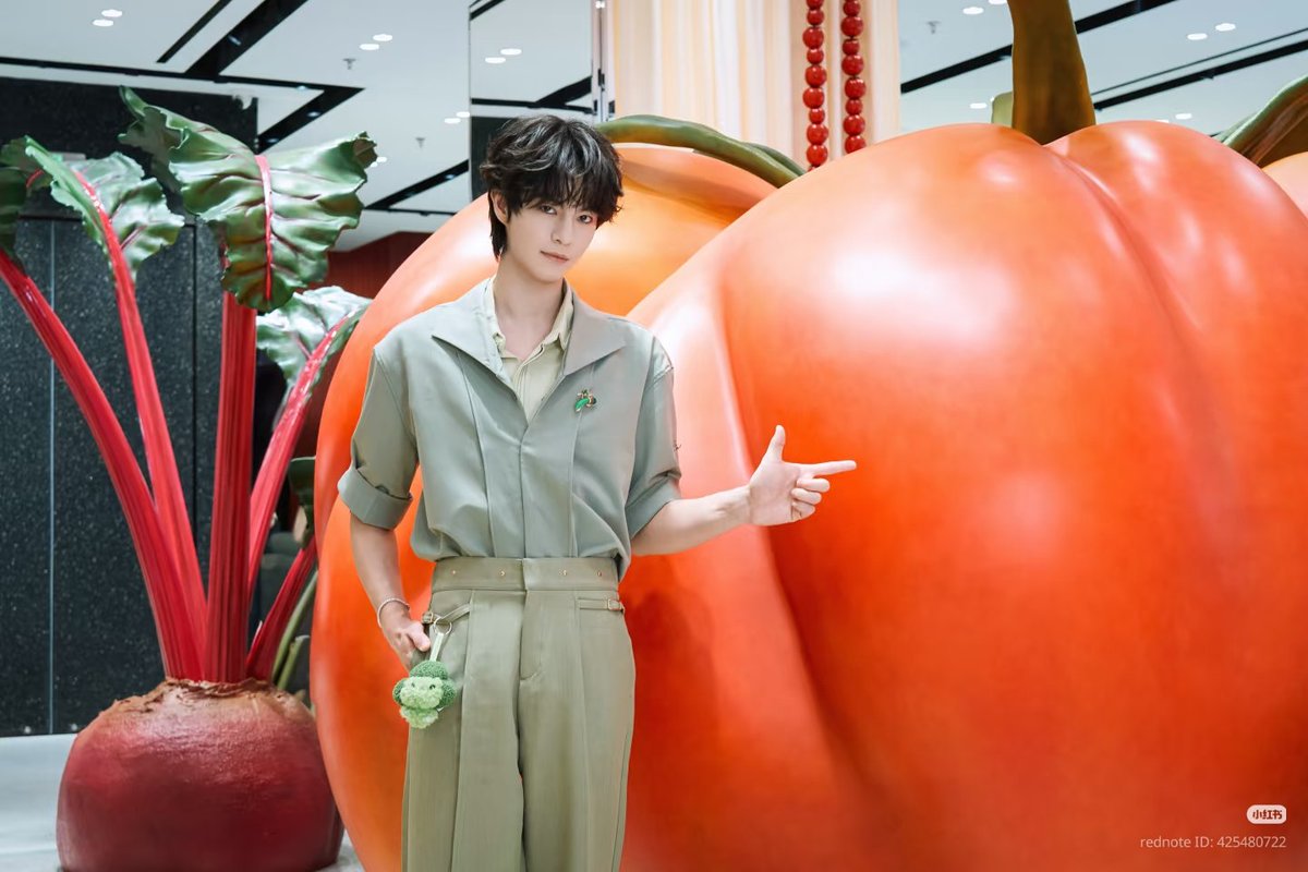 XiaoMaoren_'s tweet photo. Sanlitun GM VEGGIE FARM Vegetable Farm
Themed Exhibition

*vegetable monster🥦

#ZhangZhexu https://t.co/xEUkZwMCJI