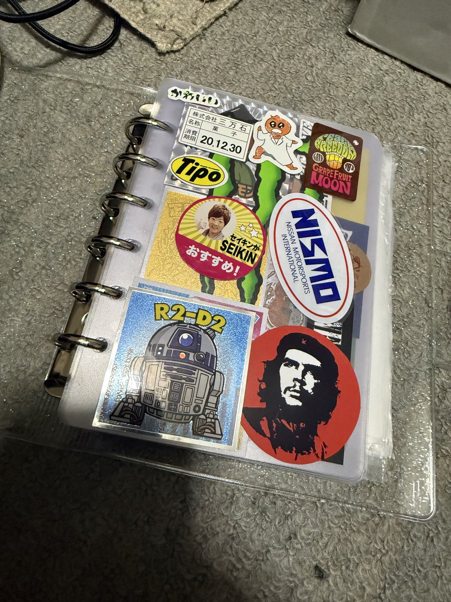 JJ22LR's tweet photo. 有隣堂でシール帳を買った。 https://t.co/ePUAF8TEIy