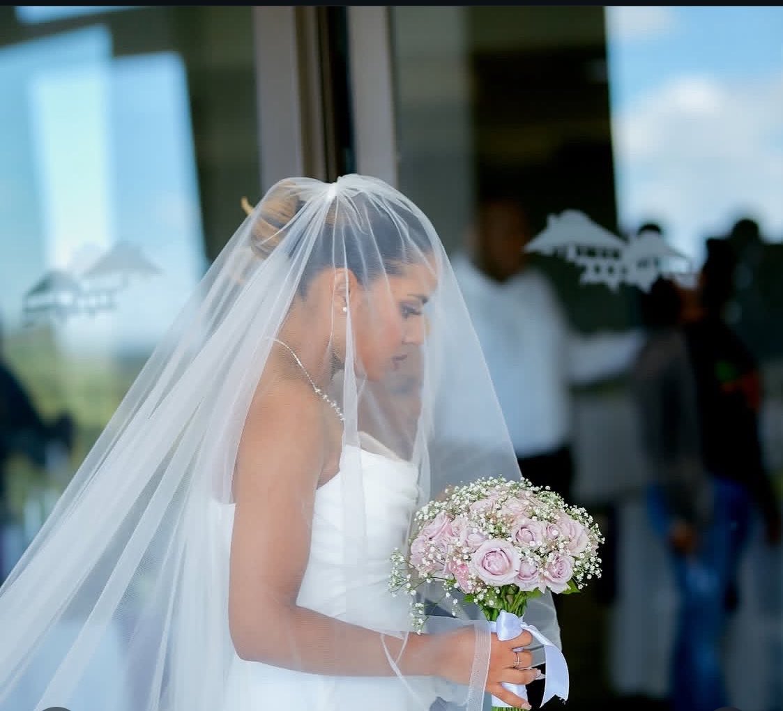 Rosecab_flowers's tweet photo. Every bride deserves flowers as beautiful as their love story🥰🥰 https://t.co/bSNYrVksLD