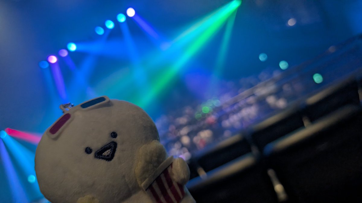 REP_type's tweet photo. 今日はUVERworld 結成記念ライブにいってきました✨
暫くライブ抽選ハズレまくってたので今年はじめてのライブ😊
やっぱ良い！
生涯聴き続けます♪ https://t.co/D6C2vpO94f