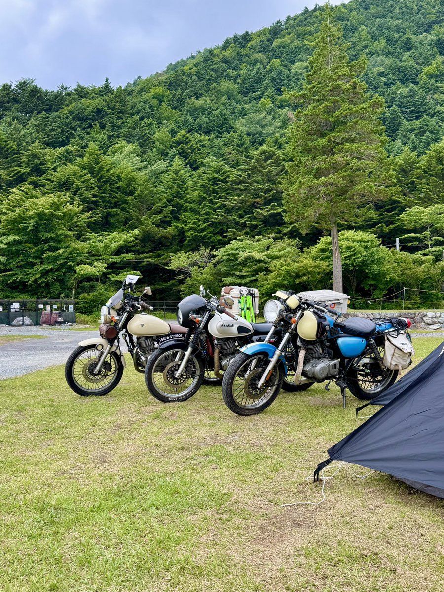 ocyo_me's tweet photo. はからずも
【STキャンプミーティング】😂
日没前に
やっと富士山が
姿を見せてくれました🗻✨
#st250e
#キャンプ
#ツーリング
#STMT https://t.co/JVvFkAMHSH