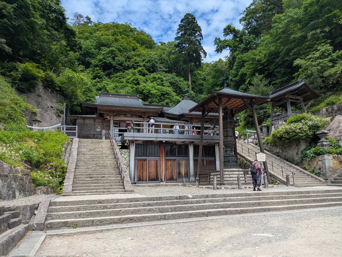 Ued_ekimemo's tweet photo. 山形県にある立石寺（通称山寺）訪問。
これにより、47都道府県全て一回は訪れたことになりました。（駅メモではまだ宮崎県未踏） https://t.co/hSRCCF6QMD