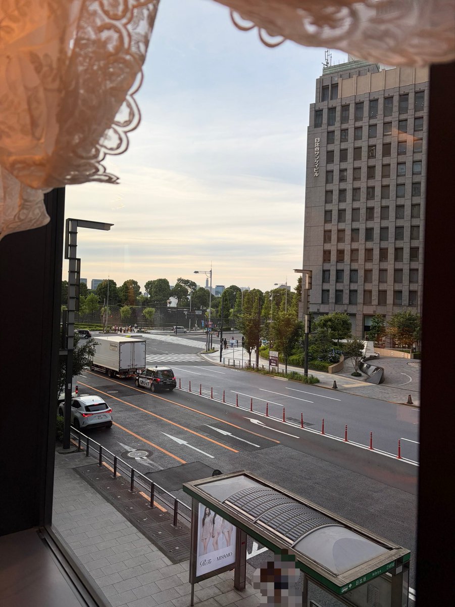 K_METAL355's tweet photo. #ニナス 日比谷でひと休み🫖
窓際席だったので、皇居外苑の緑も見えて眺めがよかった😃 https://t.co/EWlBpaW8PG