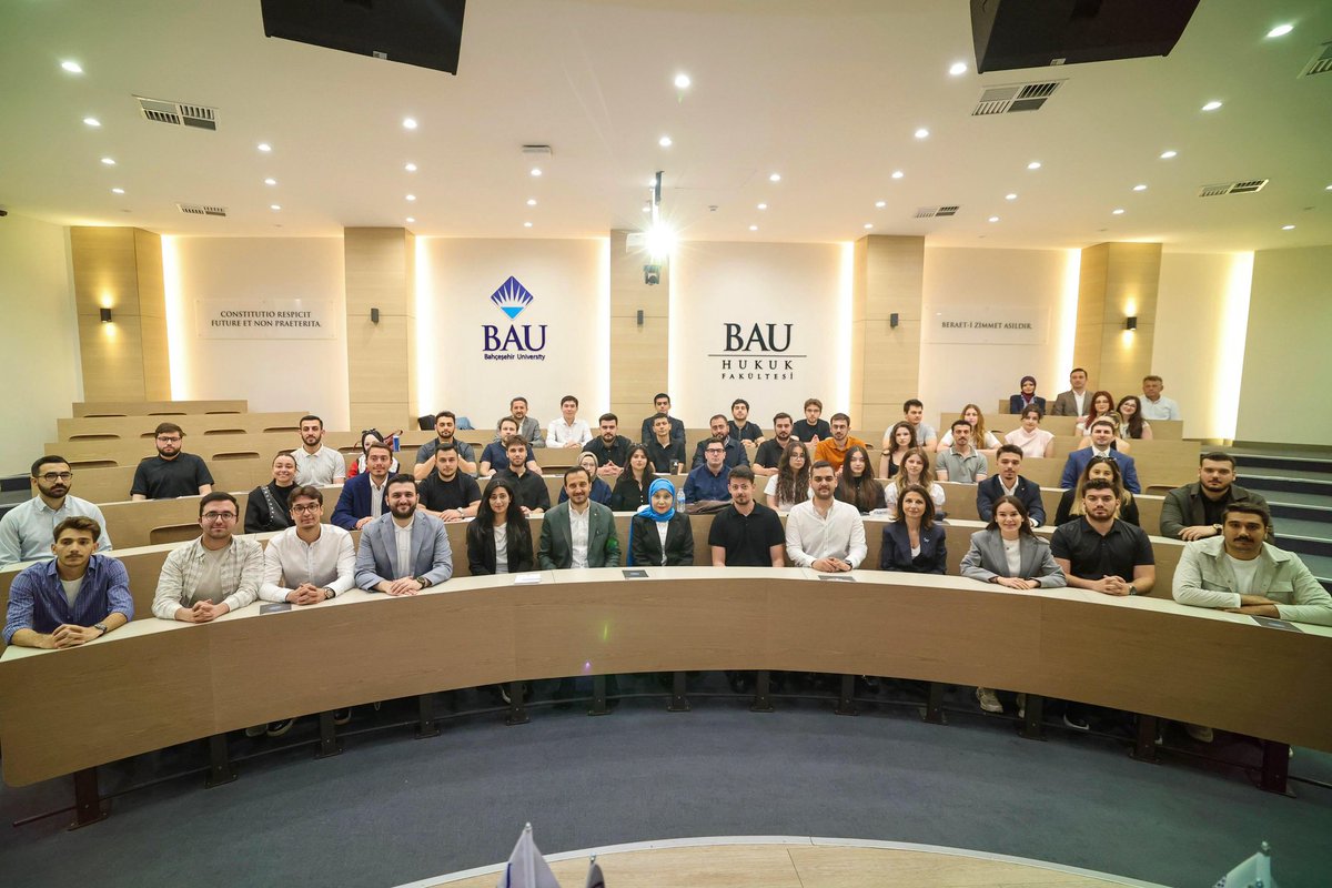 abdullahozdemir's tweet photo. Bahçeşehir Üniversitesi Siyaset Okulu’na misafir olduk. Genç kardeşlerimizle eser siyaseti üzerine sohbet ettik. Ev sahipliği için Bahçeşehir Üniversitesi'ne ve sohbetimize ortak olan genç kardeşlerime teşekkür ediyorum. https://t.co/cOCTw7o1vK