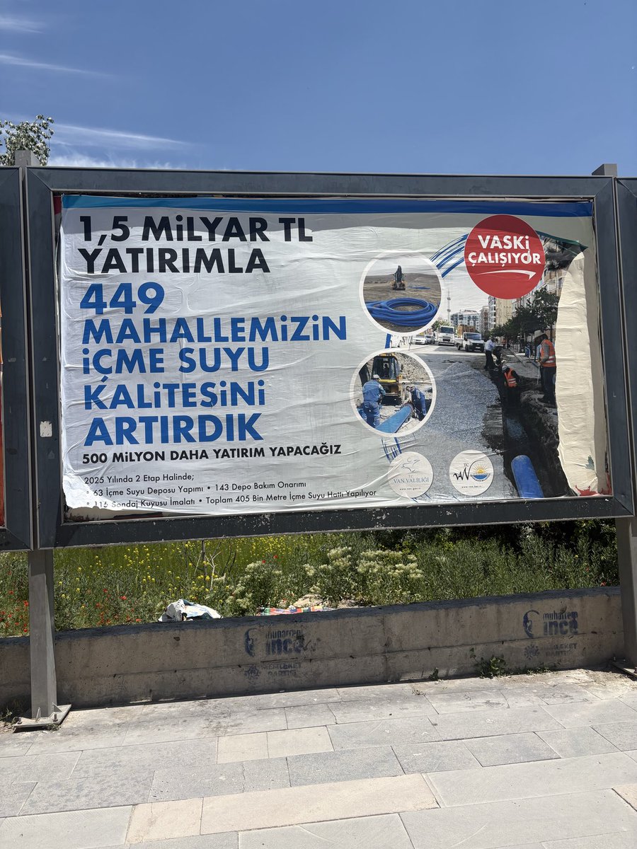 Feridun_IRAK's tweet photo. “1,5 milyar lira harcadık içme suyu kalitesini artırdık.” Diyor belediyemiz.

Siz ise musluklarınızdan çamur aktığını söylüyorsunuz.

Halinize şükredin, nankörlük etmeyin.

Belediyemizin bu çalışması olmasaydı musluklarınızdan çamur yerine kim bilir ne akardı. #BahtsızDiyarVan https://t.co/WB1jyy2pgC