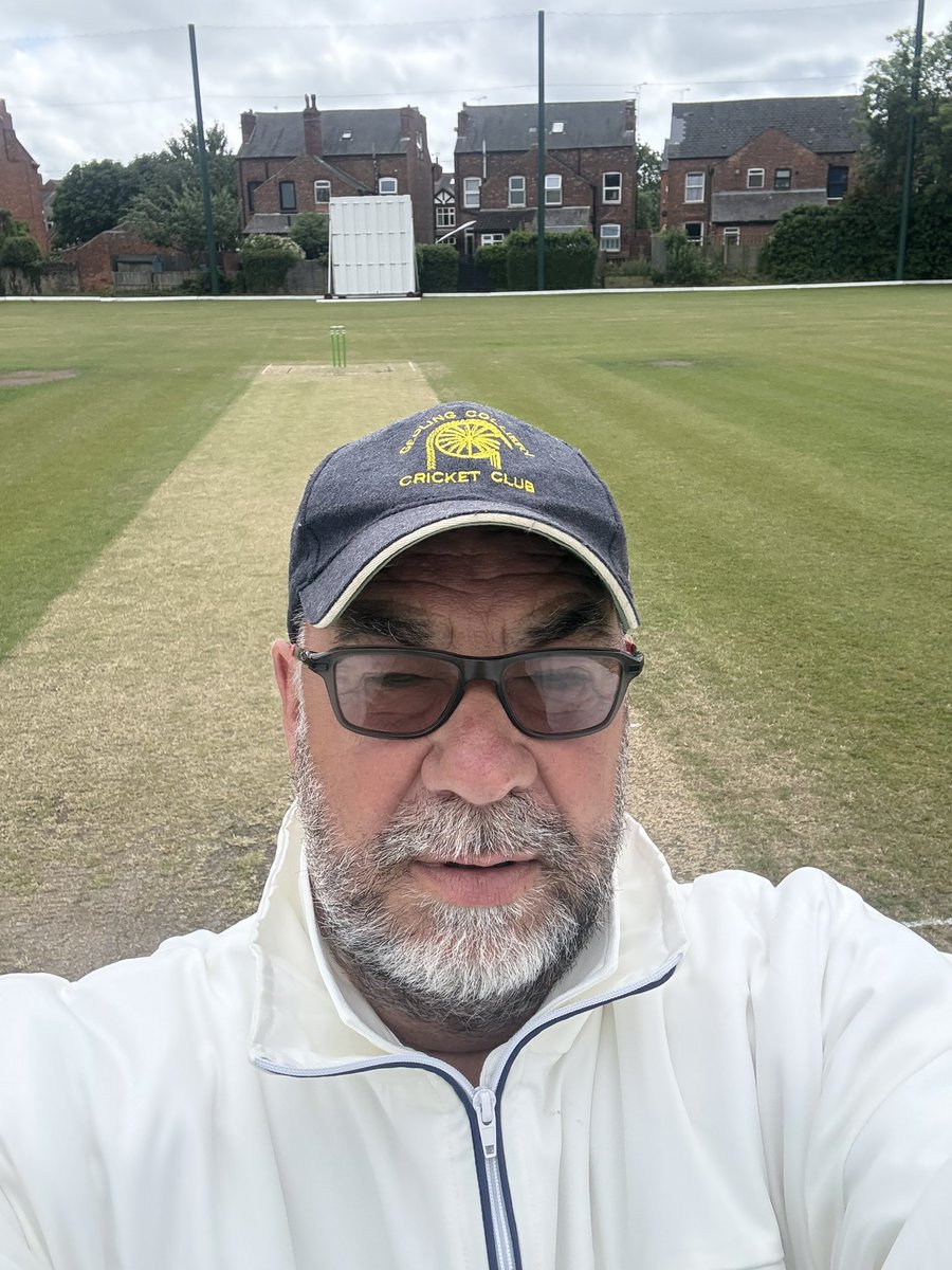 mickfox200's tweet photo. Umpiring duties for our 2nd XI v Ellerslie 2nd XI… #overcast
#tracklooksabelter ☝️🏏☺️ https://t.co/wVNY9D4A6e