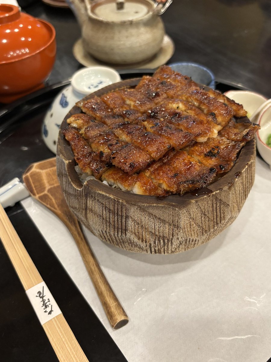 kiyomiShellEY's tweet photo. おじいちゃんの3回忌法要と納骨を済ませまして、その後の食事会は、各自で好きなメニューを選ぶスタイルにしました。
ご近所ながら敷居が高いと思っていたお料理屋さん、意外と価格の手頃で味も最高でした。
聞けばおじいちゃんのお気に入りだったそう。 https://t.co/iYlJpvj6hQ