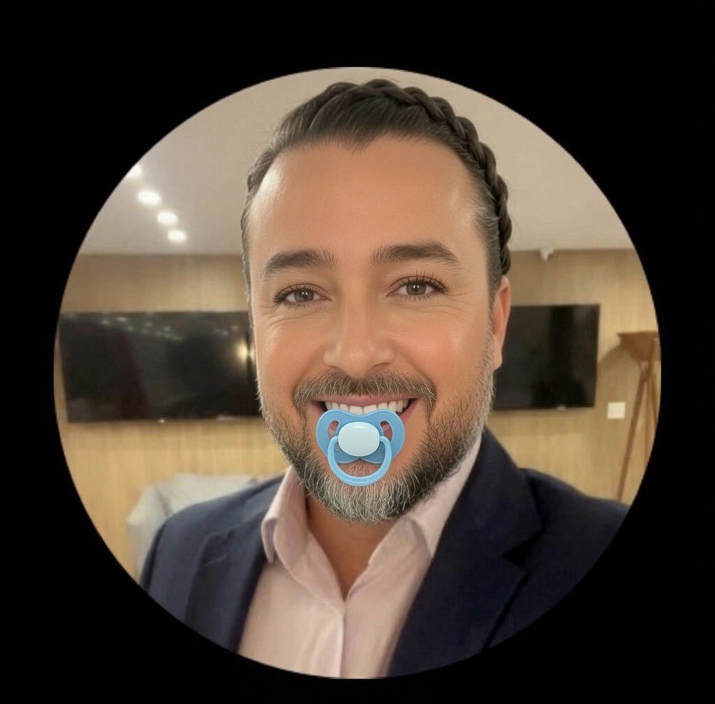 alezinho_10's tweet photo. @Maurormf Chupetinha pro chorão https://t.co/iUXz0nDwAU