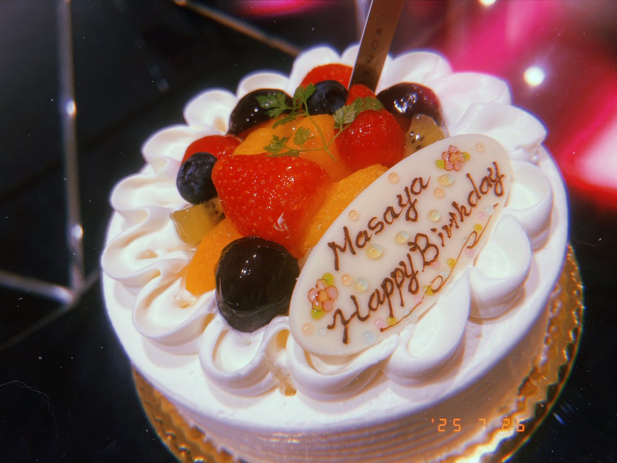 AGE_MASAYA_'s tweet photo. 告知ありましたが
今年は大阪、東京で
BD LIVEを開催します👩🏽🎈

これも初めてのことです😭
改めていつも
応援くれるみんなに感謝です。

祝ってほしいと言うよりも
自分の歌声を全身で浴びに来て欲しい
と言う気持ちでいっぱいです😌💝✨

AGEのMasayaですが
ソロの時間もあるのでお楽しみに👩🏽💖 https://t.co/R4GZIsUrXT