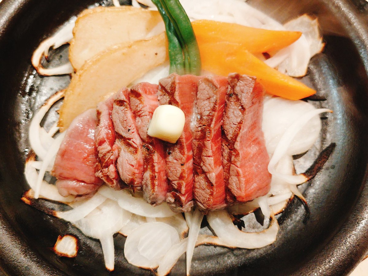 domuo08's tweet photo. おでかけして肉を食べたりした このハムのオードブルがうますぎるうえにおかわり自由なの神すぎ https://t.co/FE6QEaYoKX