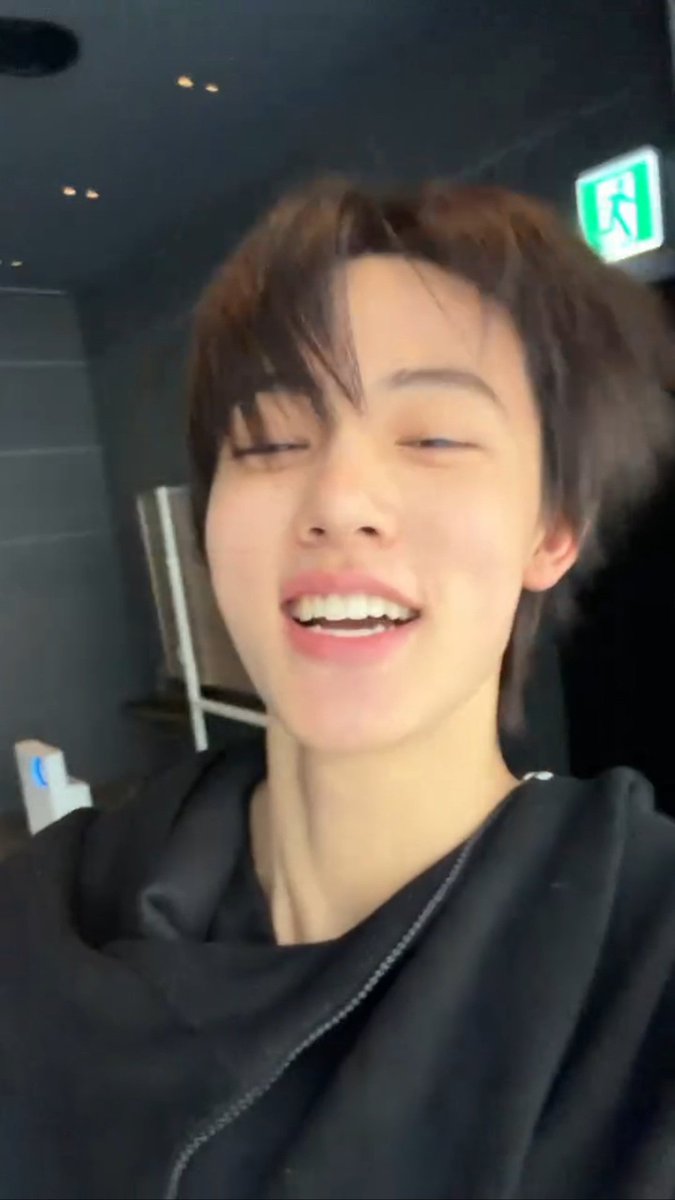 히나 tweet media