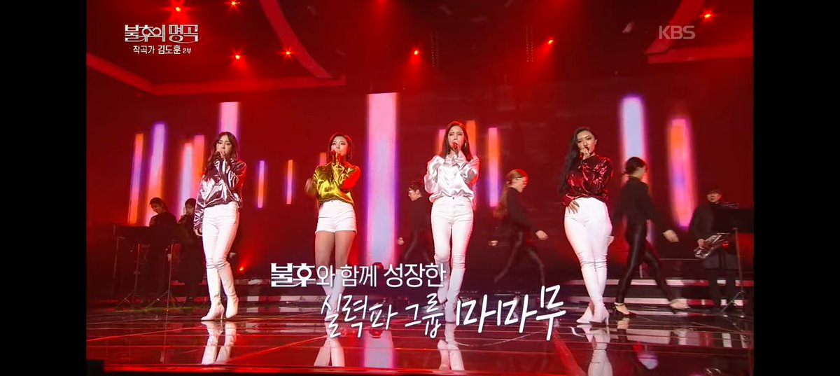 moodarada2's tweet photo. Shin Dongyeop talked about how rookie newly-debuted MAMAMOO presented many legendary stages every time they appeared on "Immortal Songs" 
caption: "MAMAMOO, the talented group that grew along side Immortal Songs" ++
#MAMAMOO #마마무 https://t.co/SLp8whBMh6