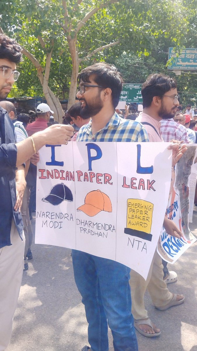 Memebook01's tweet photo. #cjp_पार्टी वालों धर्मेंद्र प्रधान का इस्तीफा लेने आये थे कि IPL का नाम चेंज करने
वैसे नाम अच्छा दिया है।😂 https://t.co/pP2WSSd5Y1