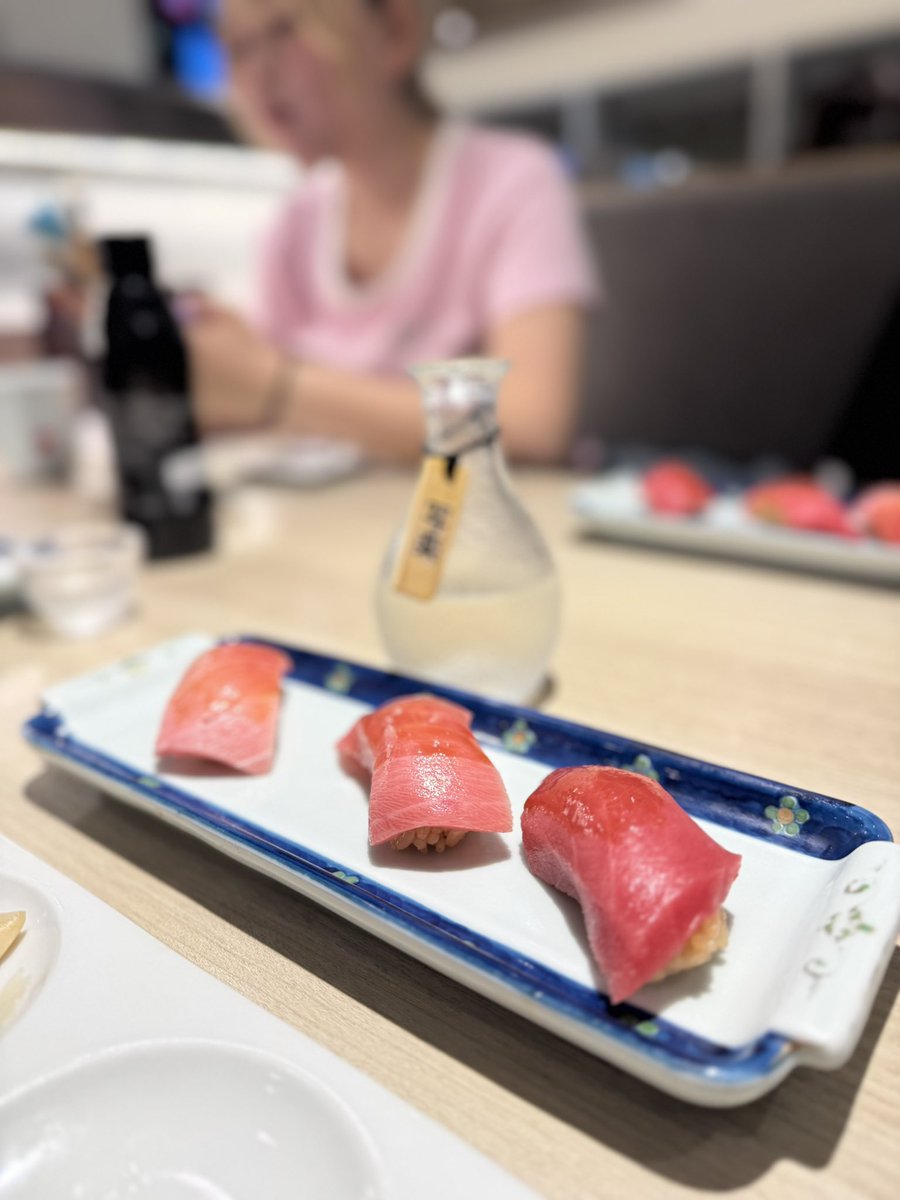 decheeee_adv's tweet photo. ファミリーデー🍣 https://t.co/BCHInpzuQc