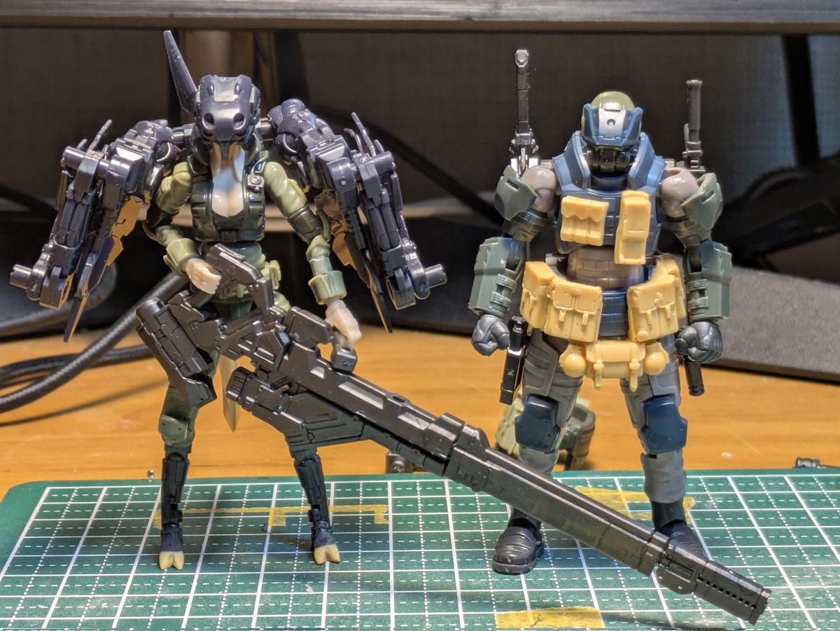 gnm360's tweet photo. #ヘキサギア
オリジナルガバナーもう一体作りました!
このガバナーがオリジナル機体のパイロットです。

ガバナーウエポン購入しましたので、前回のオリジナルガバナー（アルゴニアン風）に装備させました。

今後は2体同時に塗っていきたいと思います。 https://t.co/rpOmTpnrLn
