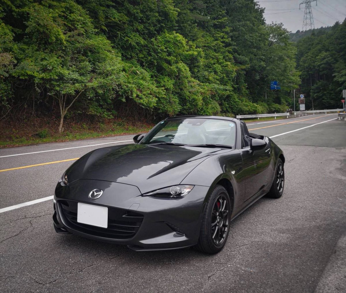 NB8C_57c's tweet photo. 普段乗りでNDロードスター買ってました
ロードスター2台持ち😂 https://t.co/aqRLHdkbd5