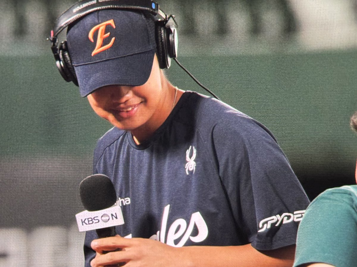 walchiv22's tweet photo. 우주 첫승 축하 !! https://t.co/yvacujyP1u