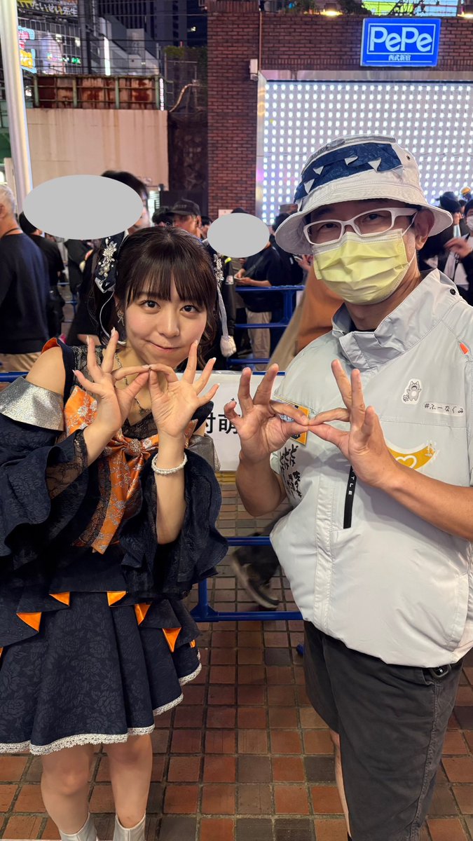 PhMozzy's tweet photo. ふーちゃん作詞作曲の新曲、
　「ときめきコレクション」ポーズ🤍🧡

#佐々木楓菜
#吉村萌南
#ラフラフ
#ラフラフフリラ https://t.co/tUKKX7NwZs