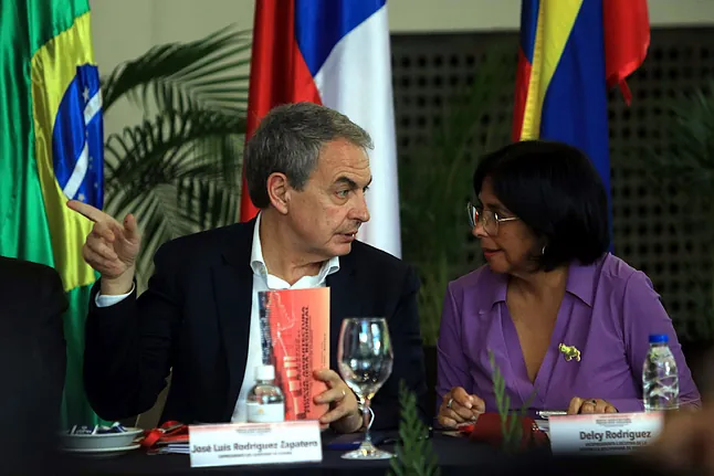 veintimillapie's tweet photo. Si Sánchez hubiera podido colonizar la UCO, la UDEF y la Fiscalía Anticorrupción, hubiera dejado a los jueces sin armas para luchar, seríamos un estado bolivariano, https://t.co/MDG7ajCba7