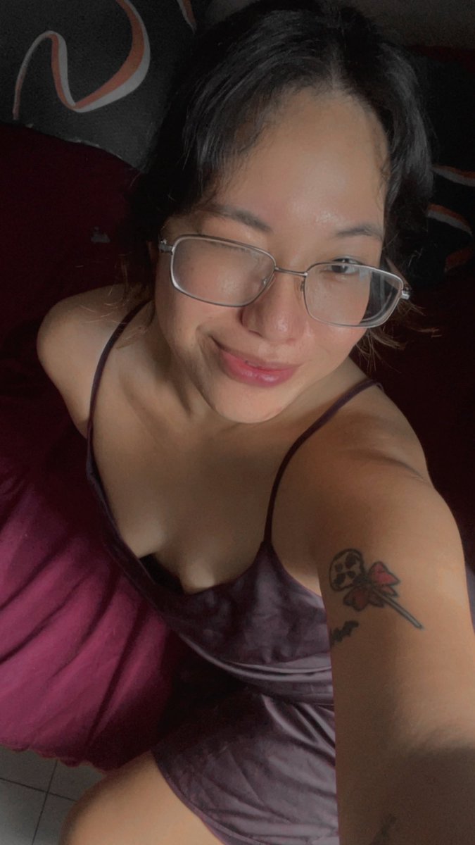 ThePrincessReAn's tweet photo. LIVE NOW 🔴 Playing Valo and chatting with good boys and girls on Twitch. Search for LadyReAn 💖 https://t.co/Z56JFeA1O9