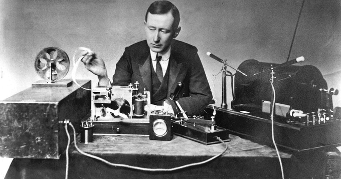 LaInventadera's tweet photo. #6Jun 

Hoy es Día de la Radiodifusión en Venezuela... pero, ¿quién inventó la radio?".

Para bien de muchos, esta historia tuvo un desenlace feliz.

✍️ Roberto Malaver 
@robertomalaver
 
📰 https://t.co/nylgeqOVoZ https://t.co/nKtleVGqg2