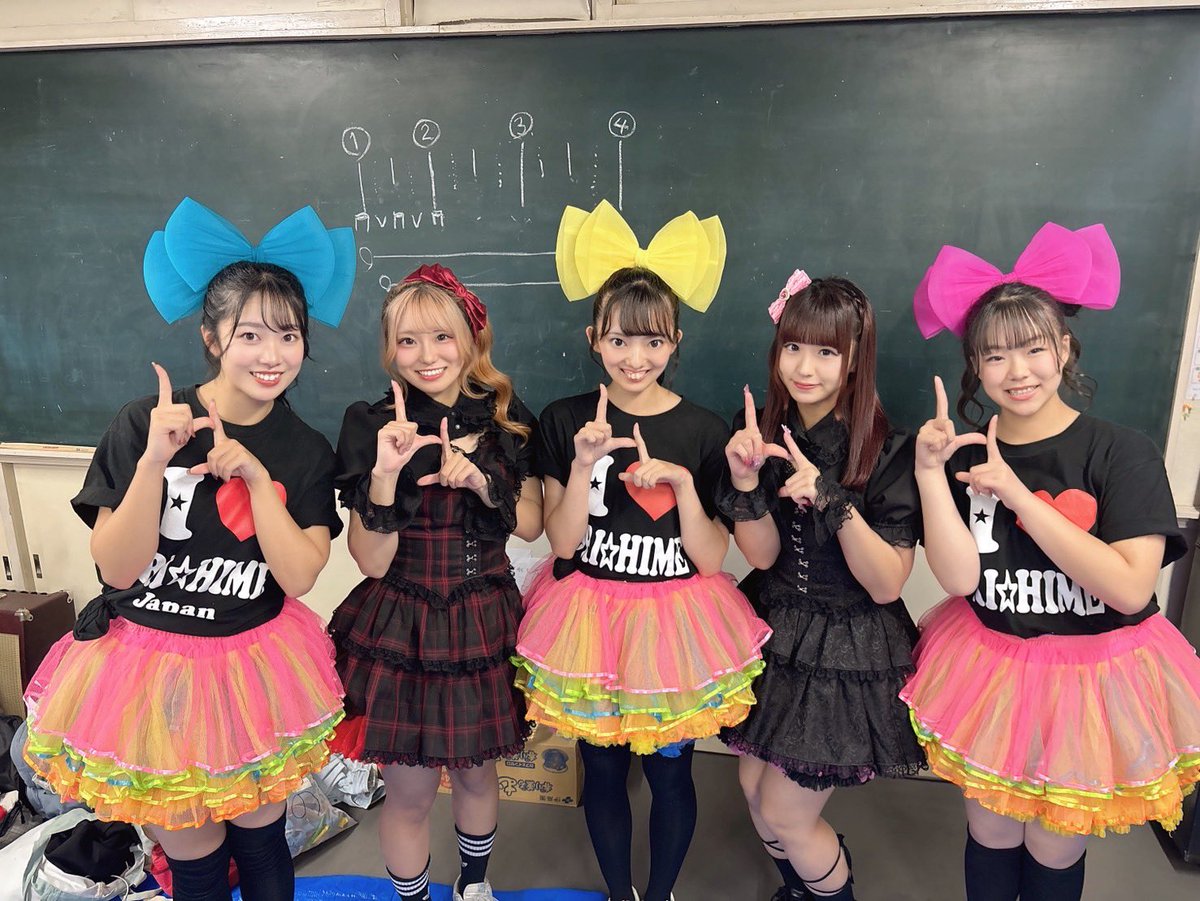 hs_manaka's tweet photo. 本日 ご一緒だった出演者さんとの
お写真です₍ ᐢ. ̫ .ᐢ ₎🍓

♡完熟ピーチさん
♡みちのく仙台ORI☆姫隊さん
♡GMUさん

お写真ありがとうございました！
またよろしくお願いします🐰🎀 https://t.co/oig1zV5RzB