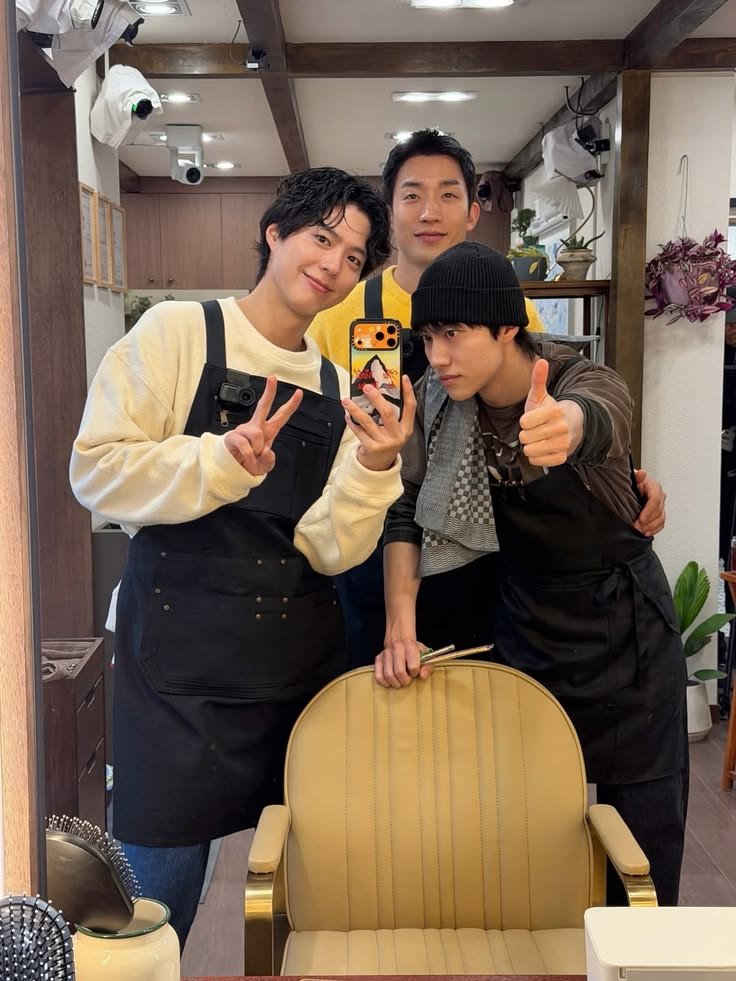 fckxies's tweet photo. the village barber (2026)
⭐4,6/5
🥹Suka bgt sm interaksi mreka sama warga desa. Suka banget ada bintang tamu beda beda, plis lanjut s2 https://t.co/HL2i6RgHvp